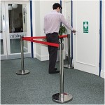 Queue barrier with retractable 5m red belt